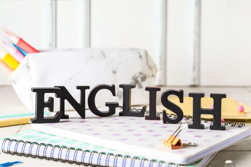 ENGLISHの立体文字とノート